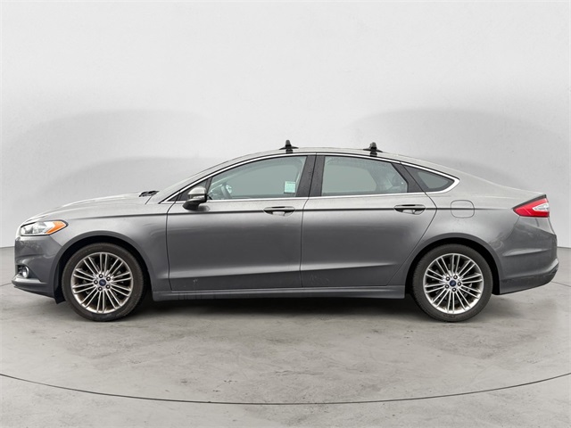 2014 Ford Fusion SE photo 2