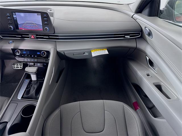 2025 Hyundai Elantra SEL Sport photo 26