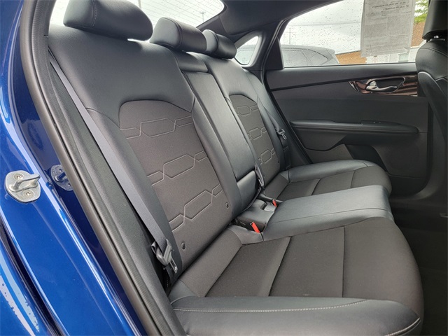 2020 Kia Forte GT-Line photo 16