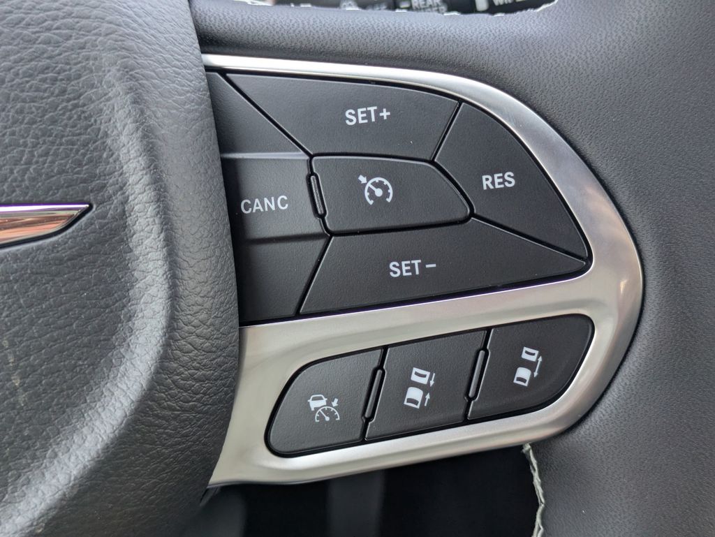 2026 Chrysler Pacifica photo 16