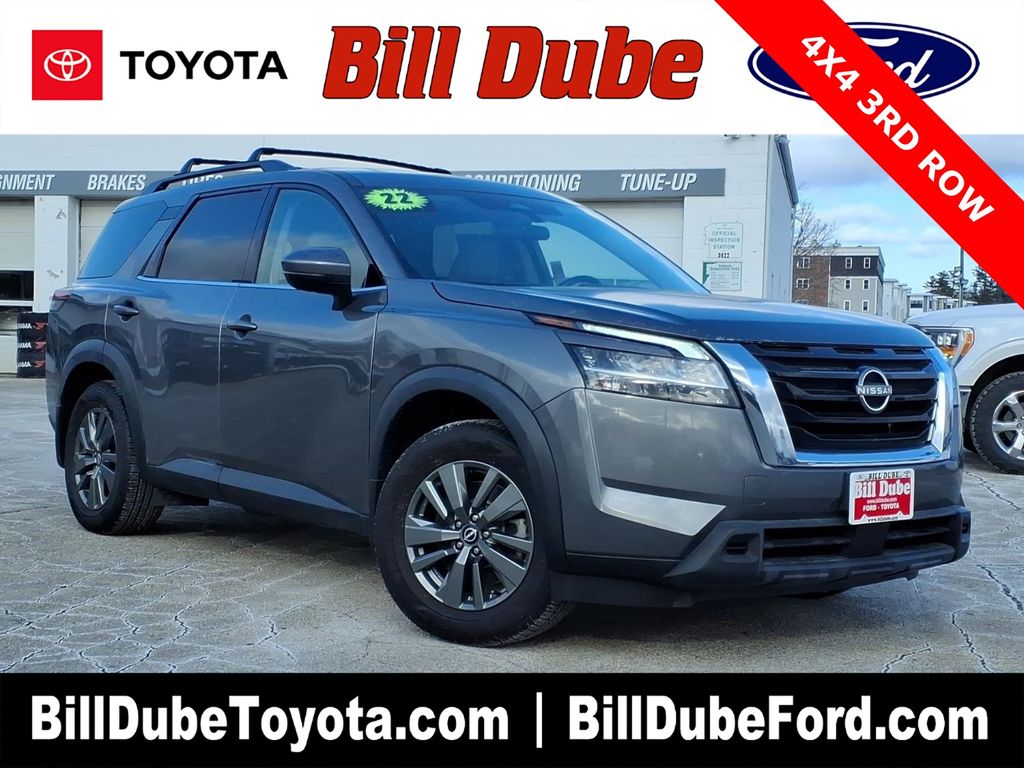 2022 Nissan Pathfinder SV