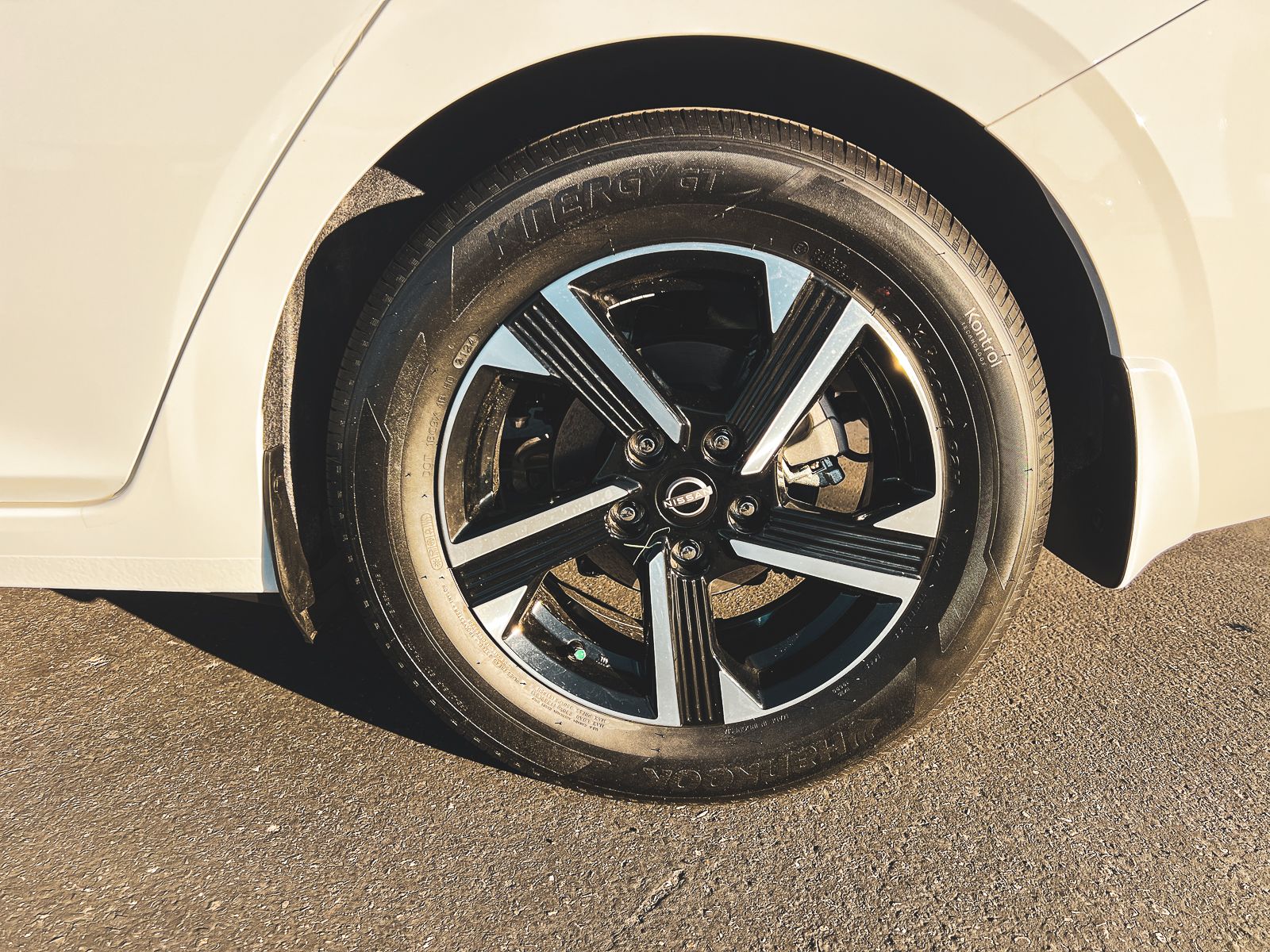 2025 Nissan Sentra SV photo 4