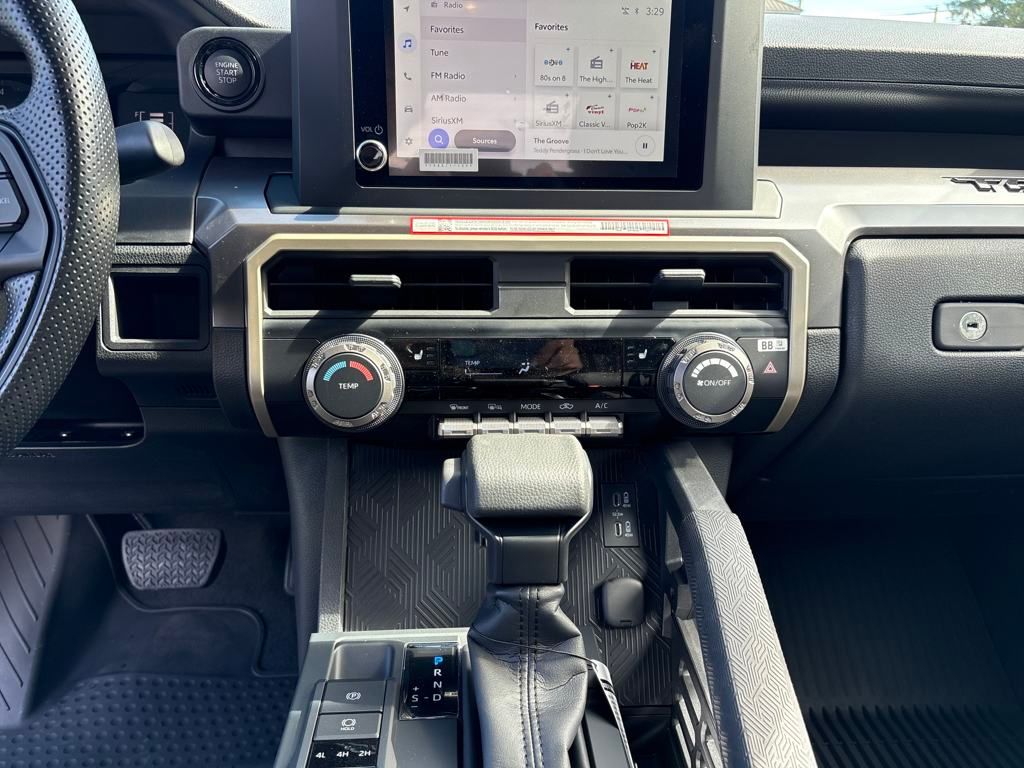 2025 Toyota Tacoma SR5 4x4 Double Cab photo 18