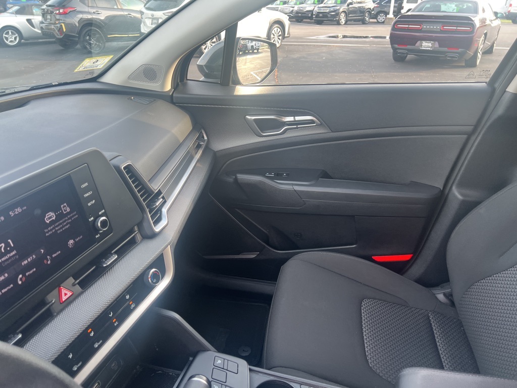 2024 Kia Sportage LX photo 15