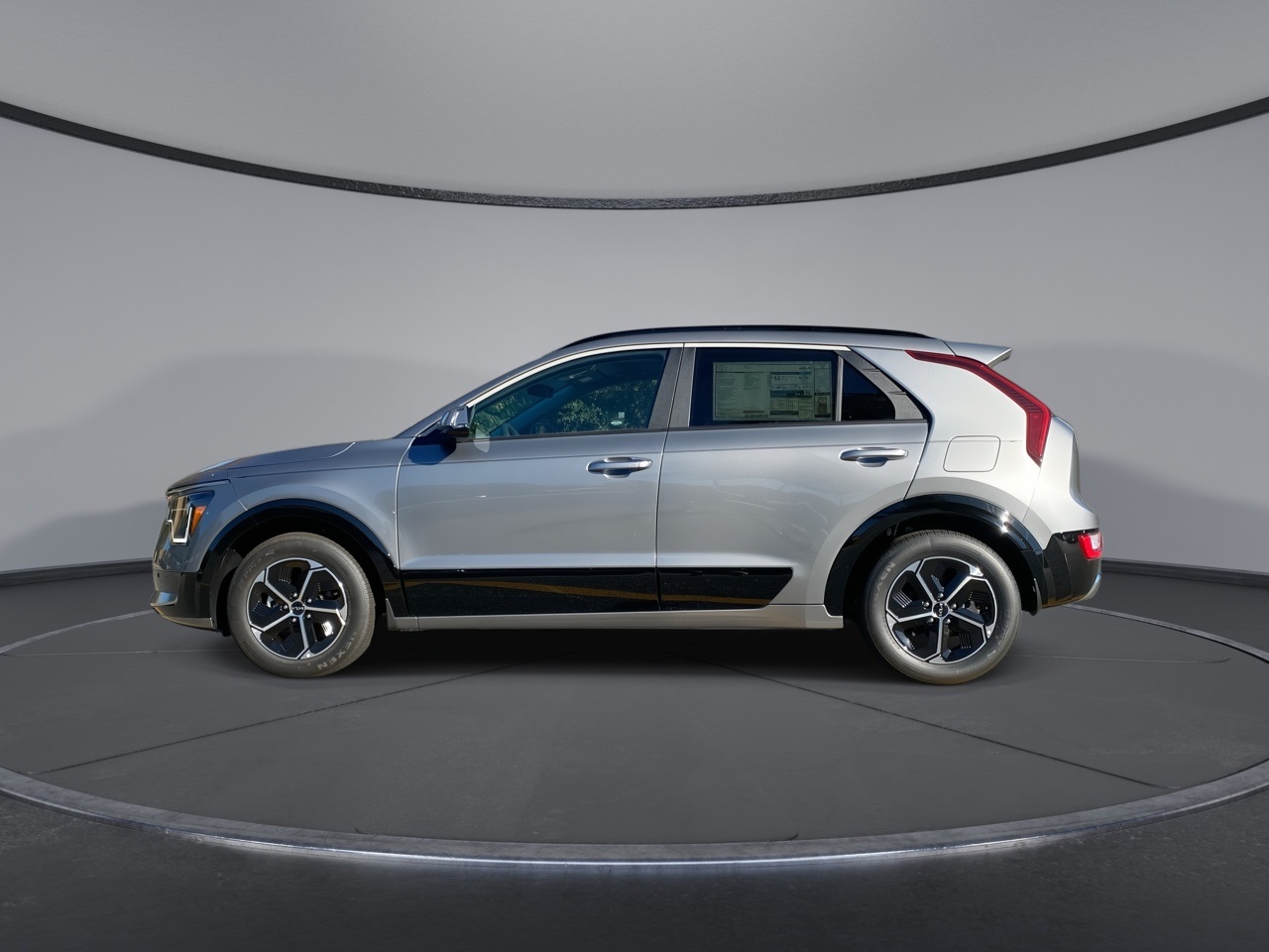 2025 Kia Niro SX photo 2