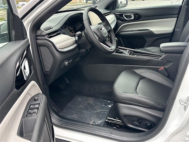 2025 Jeep Compass Limited photo 14