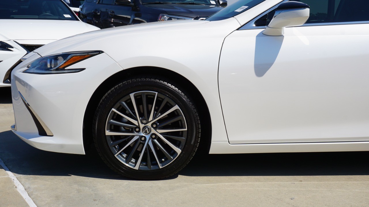 2023 Lexus ES 350 photo 10