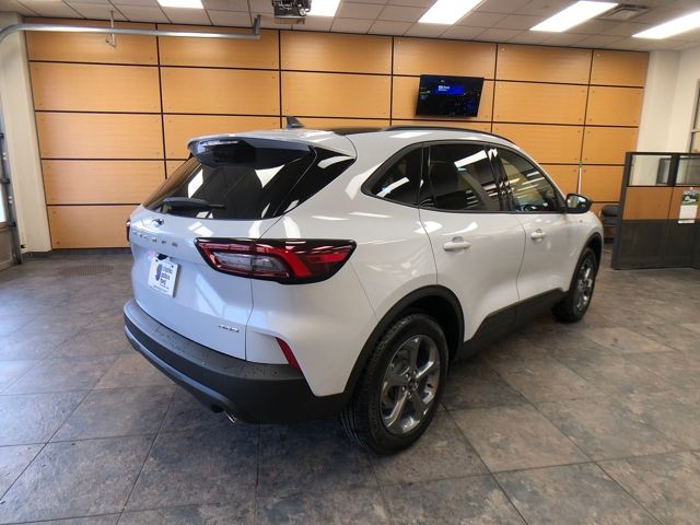 2025 Ford Escape ST-Line photo 8