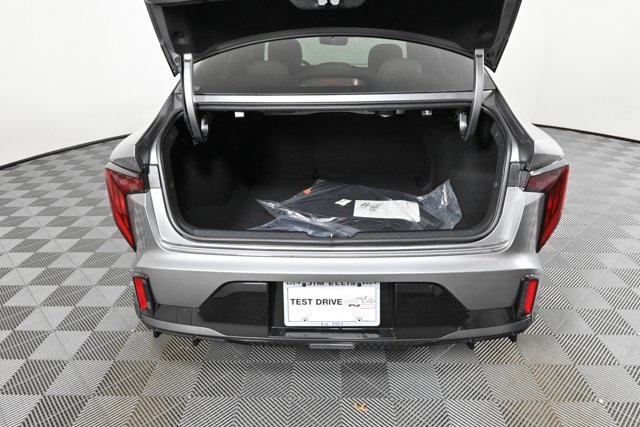 2025 Kia K4 GT-Line photo 6
