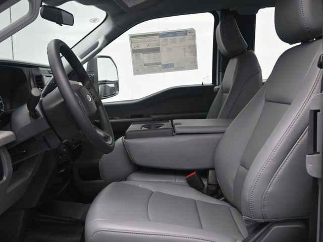 2025 Ford F-250 XL photo 3