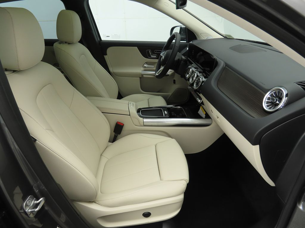 2026 Mercedes Benz GLA 250 photo 19