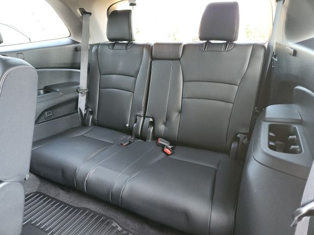 2021 Honda Pilot Special Edition photo 16