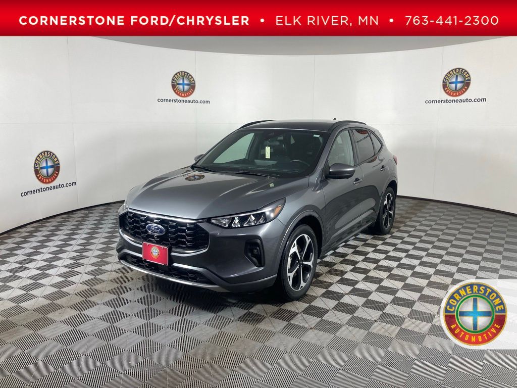 2023 Ford Escape ST-Line Select's photo