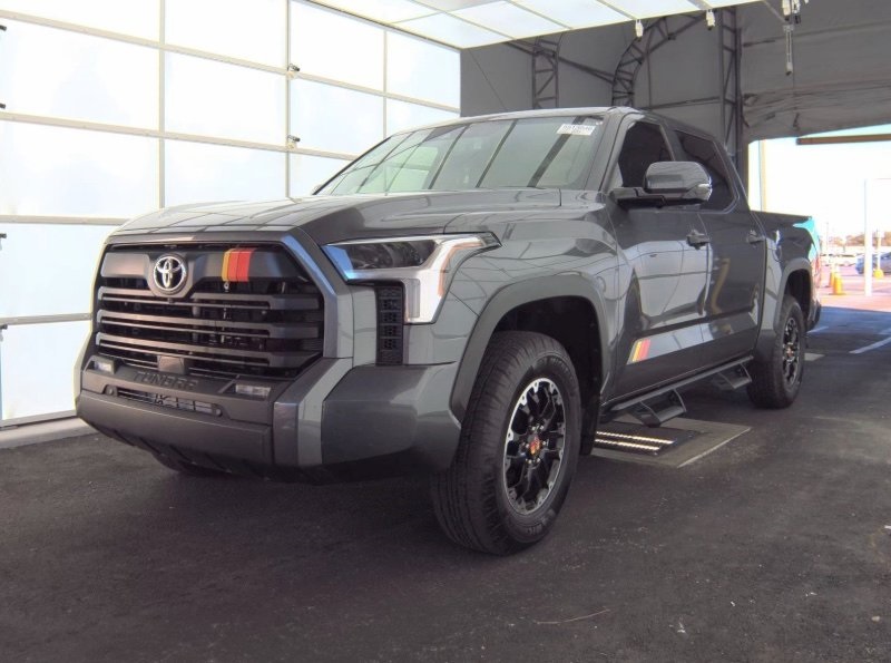 2025 Toyota Tundra SR5's photo