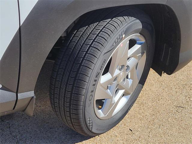 2026 Hyundai Kona SE photo 3