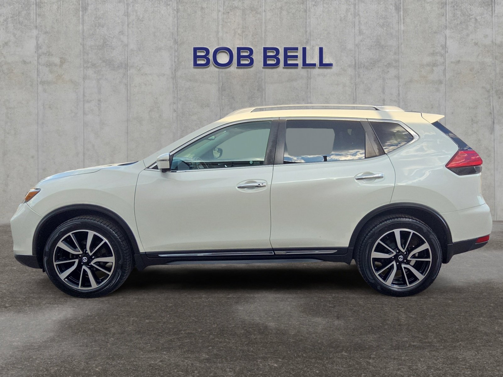 2017 Nissan Rogue SL photo 2