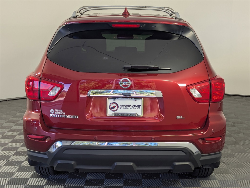 2019 Nissan Pathfinder SL photo 3