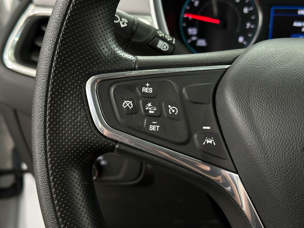 2022 Chevrolet Equinox LS photo 22