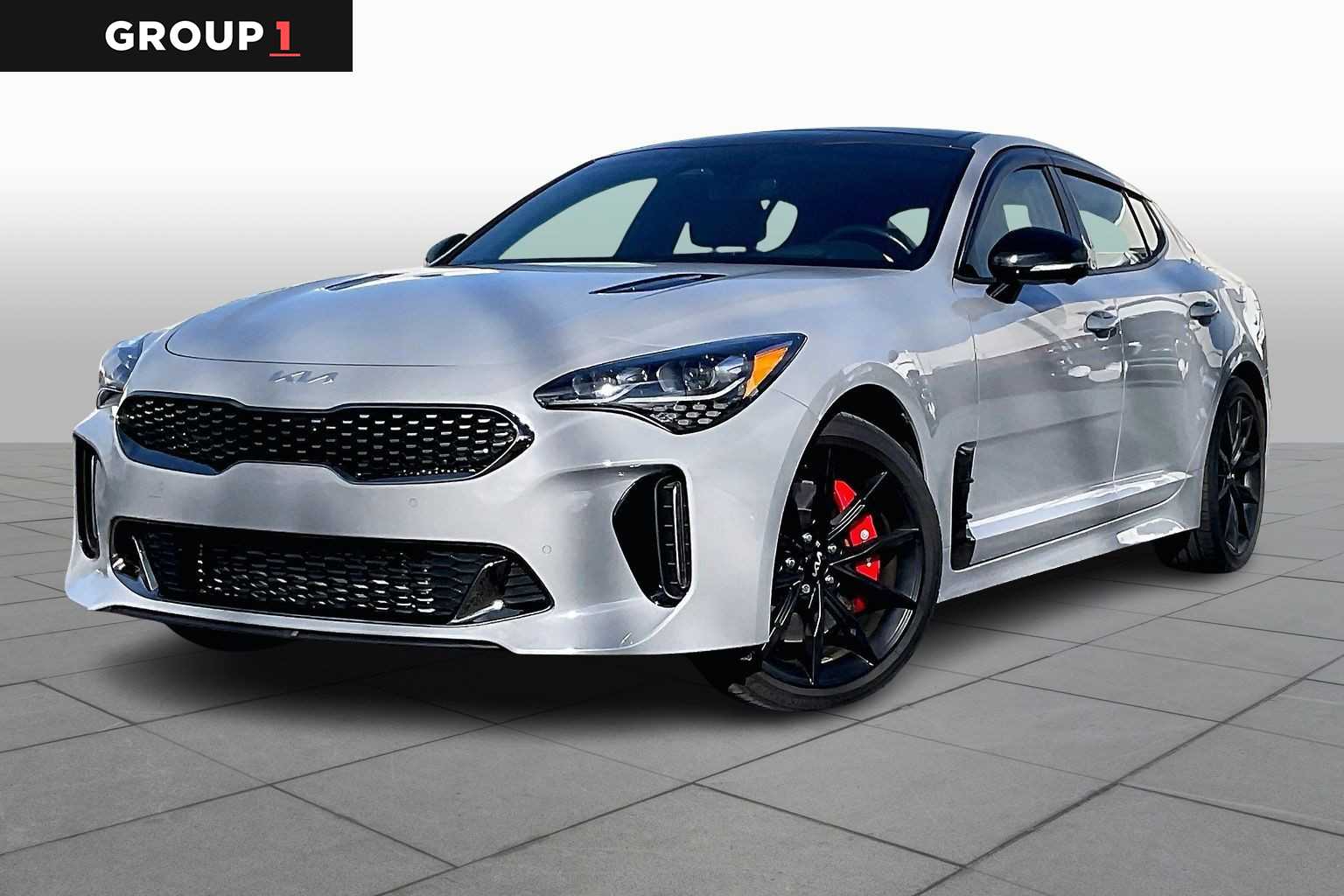 2022 Kia Stinger GT2's photo