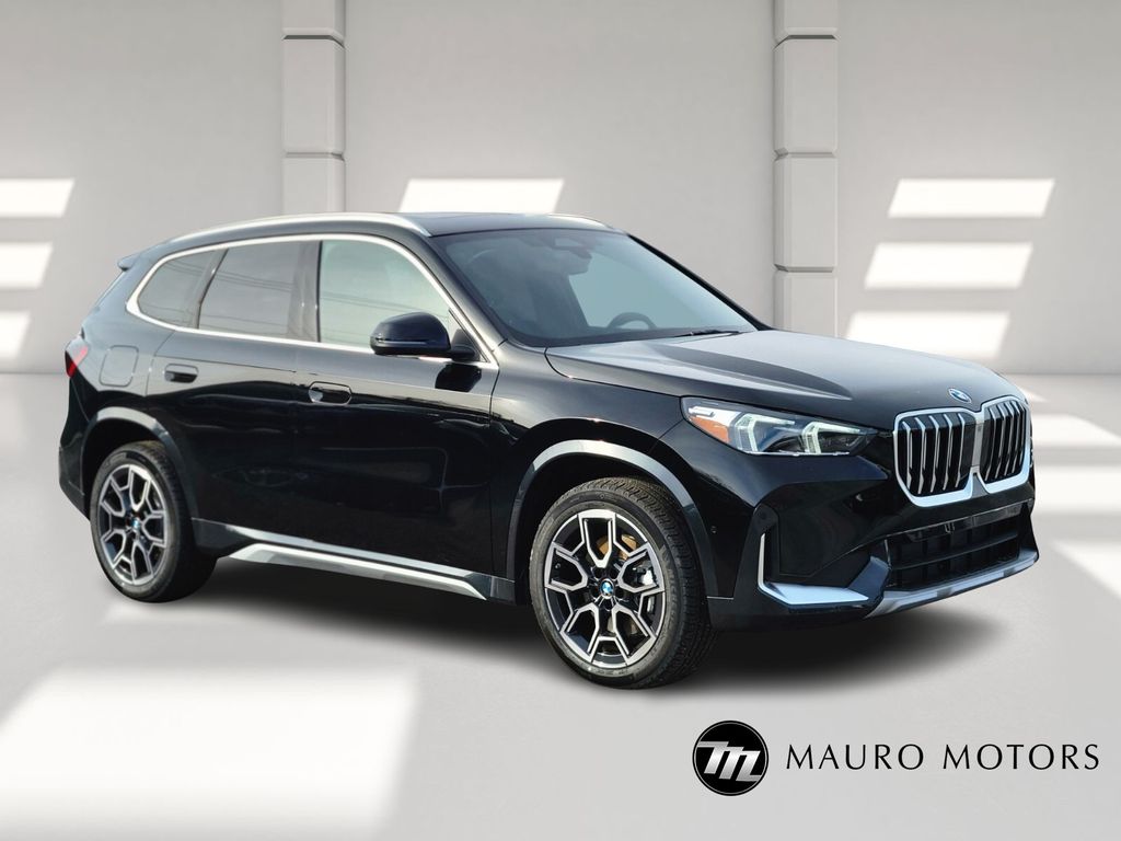 2026 BMW X1 28i's photo