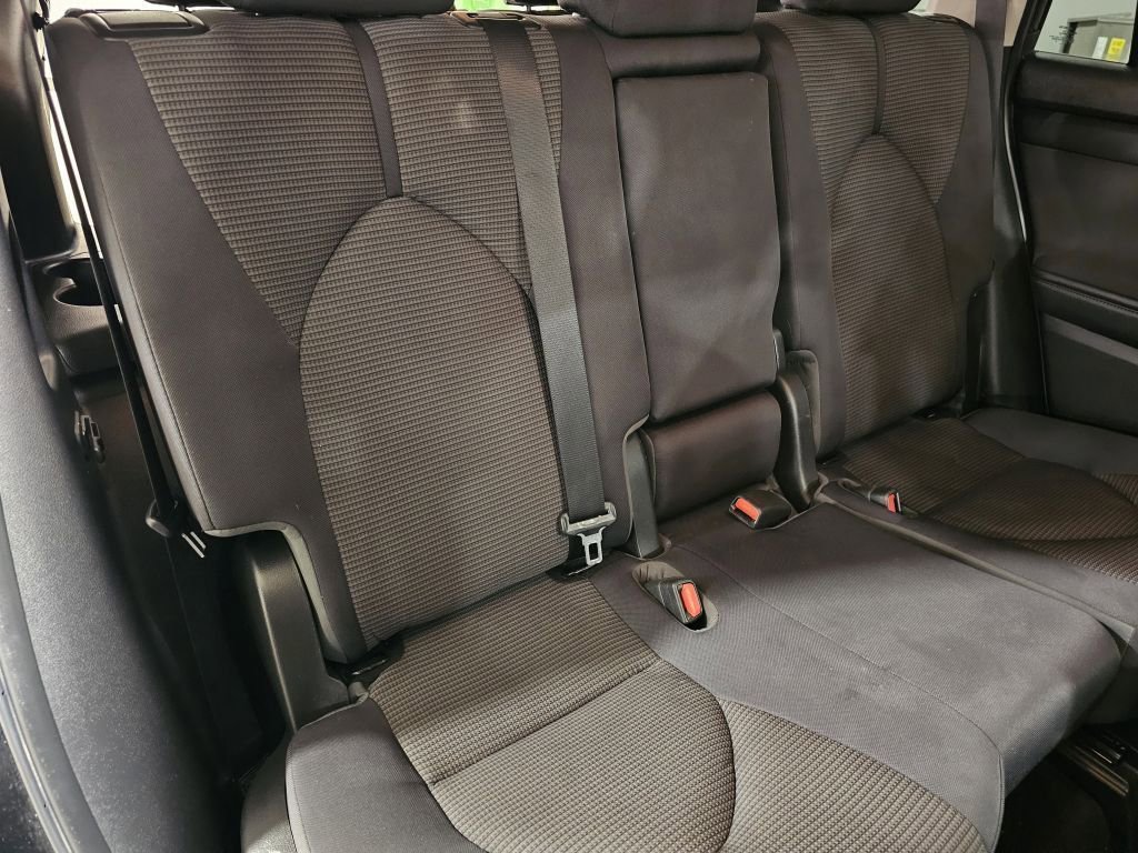 2023 Toyota Highlander L photo 13