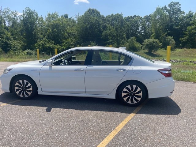 2017 Honda Accord Hybrid Touring photo 4
