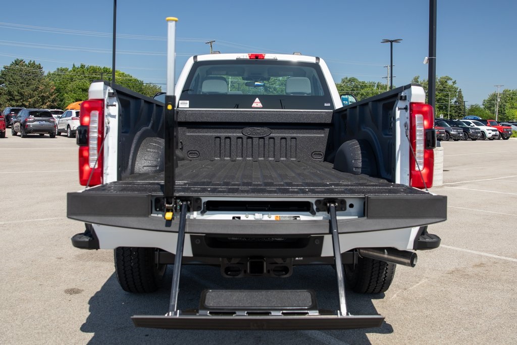 2025 Ford F-350 XL photo 16