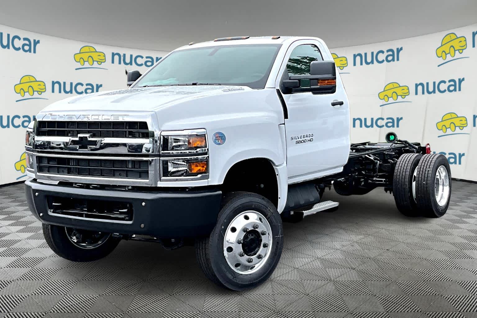 2024 Chevrolet Silverado 5500HD Work Truck photo 3