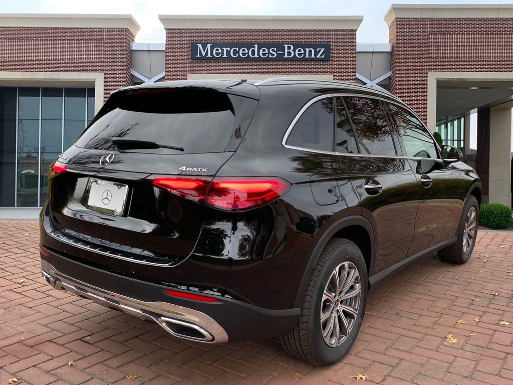 2025 Mercedes Benz GLC 300 4MATIC photo 4