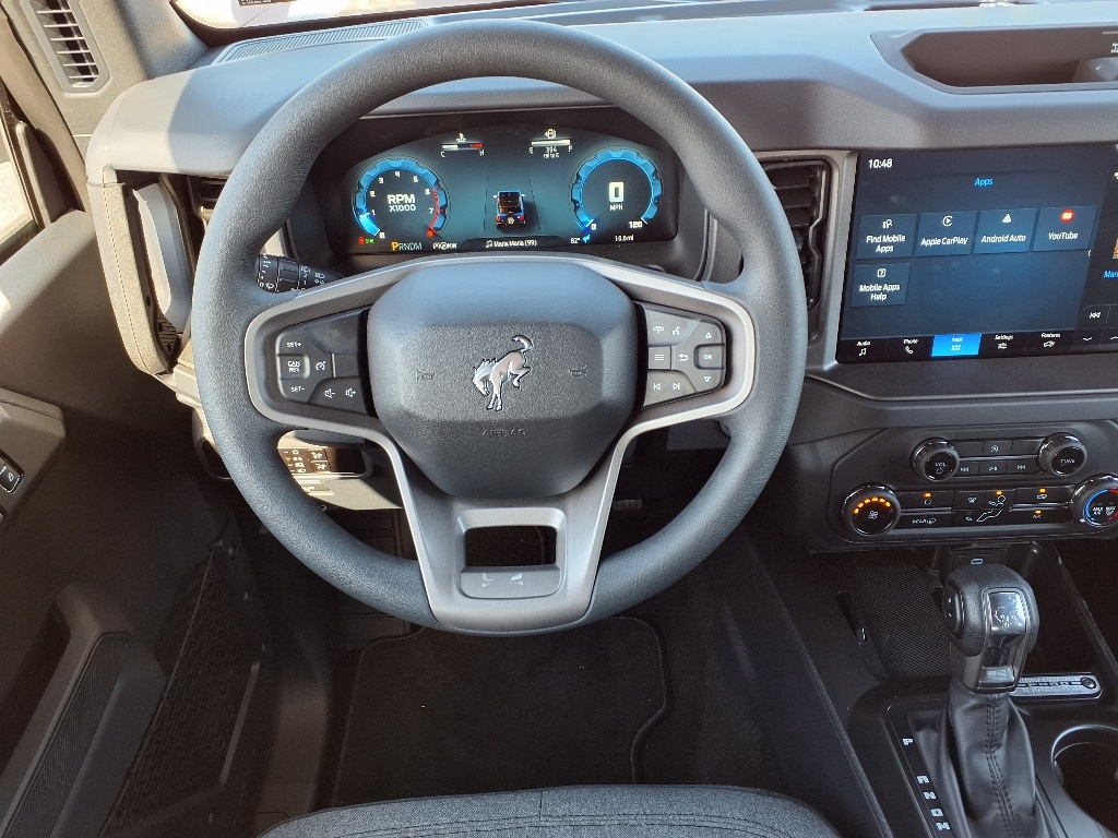 2025 Ford Bronco Base photo 14