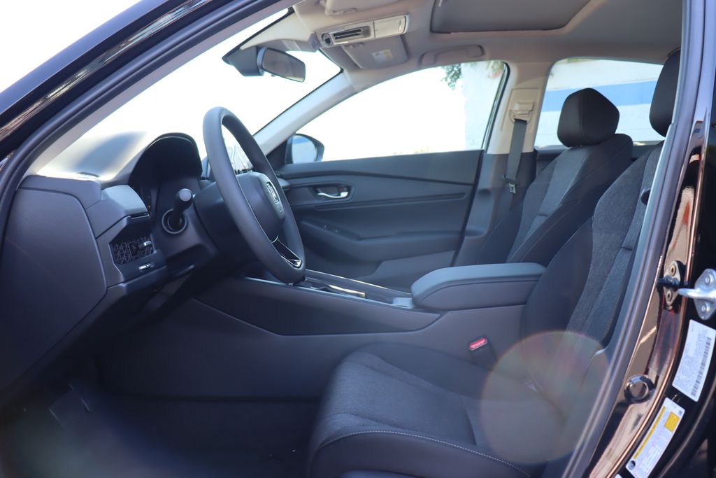 2025 Honda Accord SE photo 25