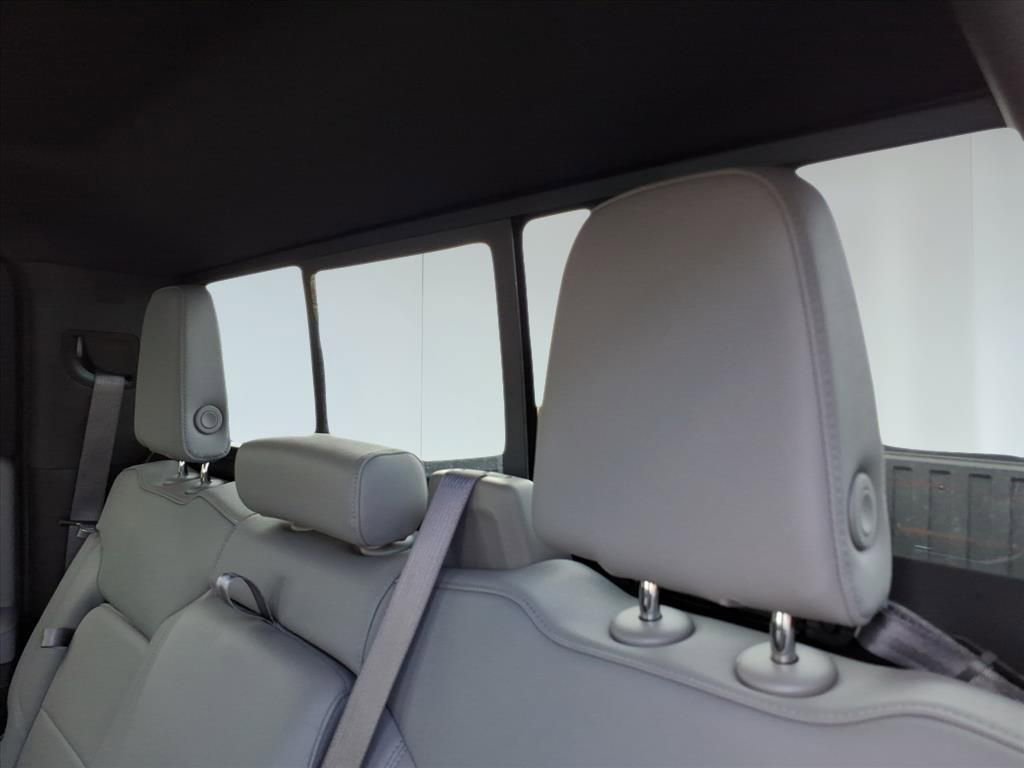 2025 Chevrolet Silverado 1500 RST photo 11