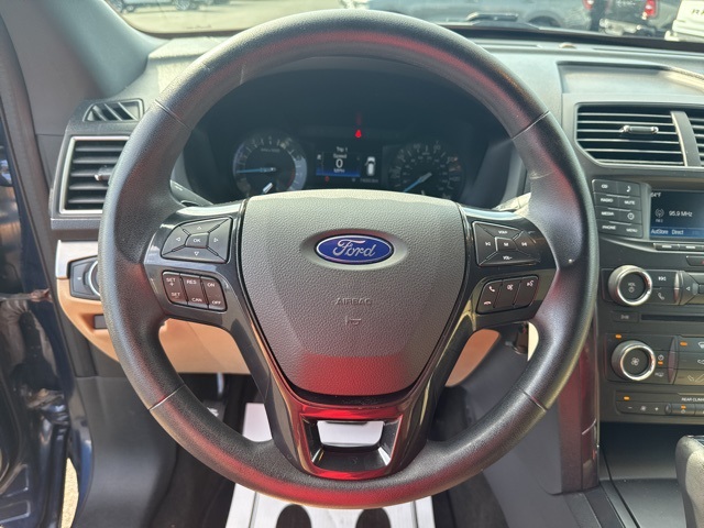 2017 Ford Explorer Base photo 13