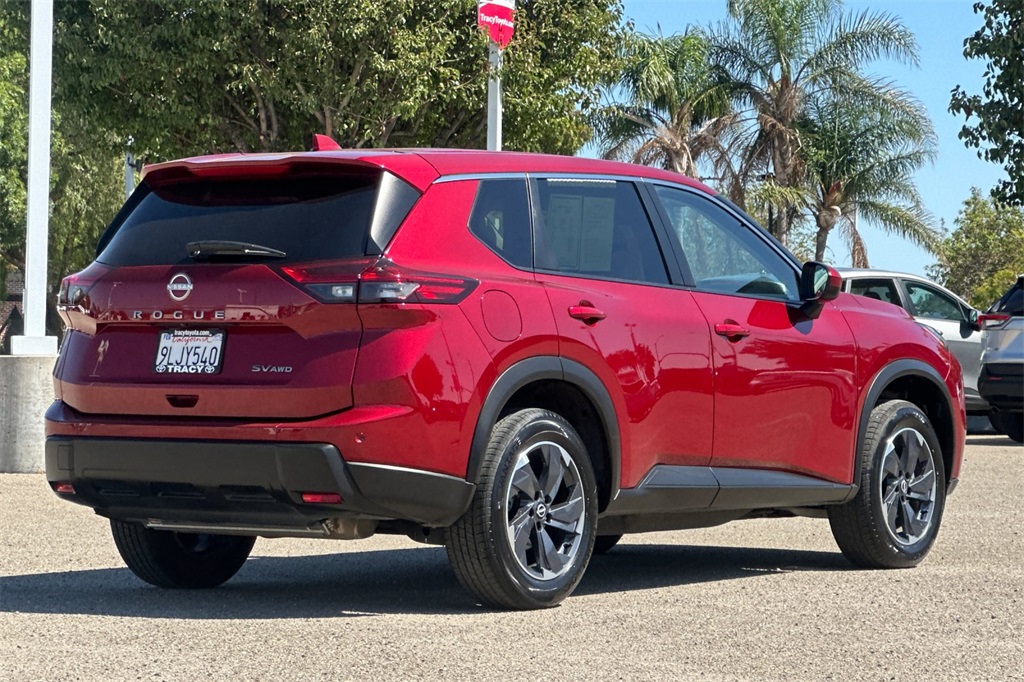 2024 Nissan Rogue SV photo 4