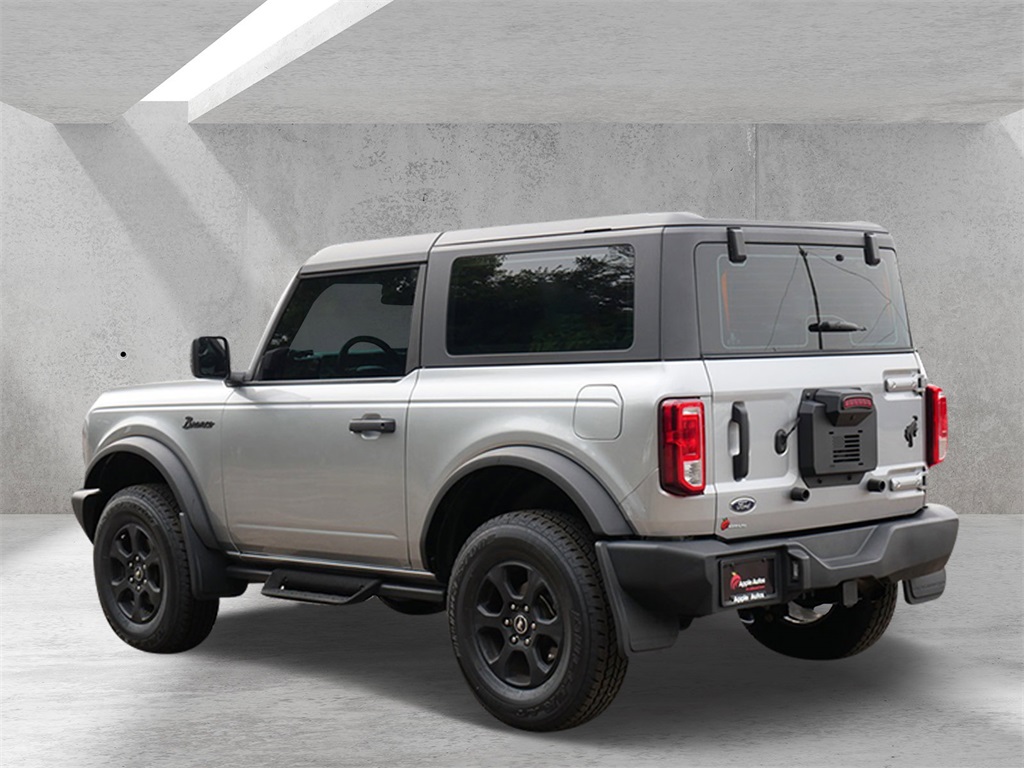 2023 Ford Bronco Base photo 4