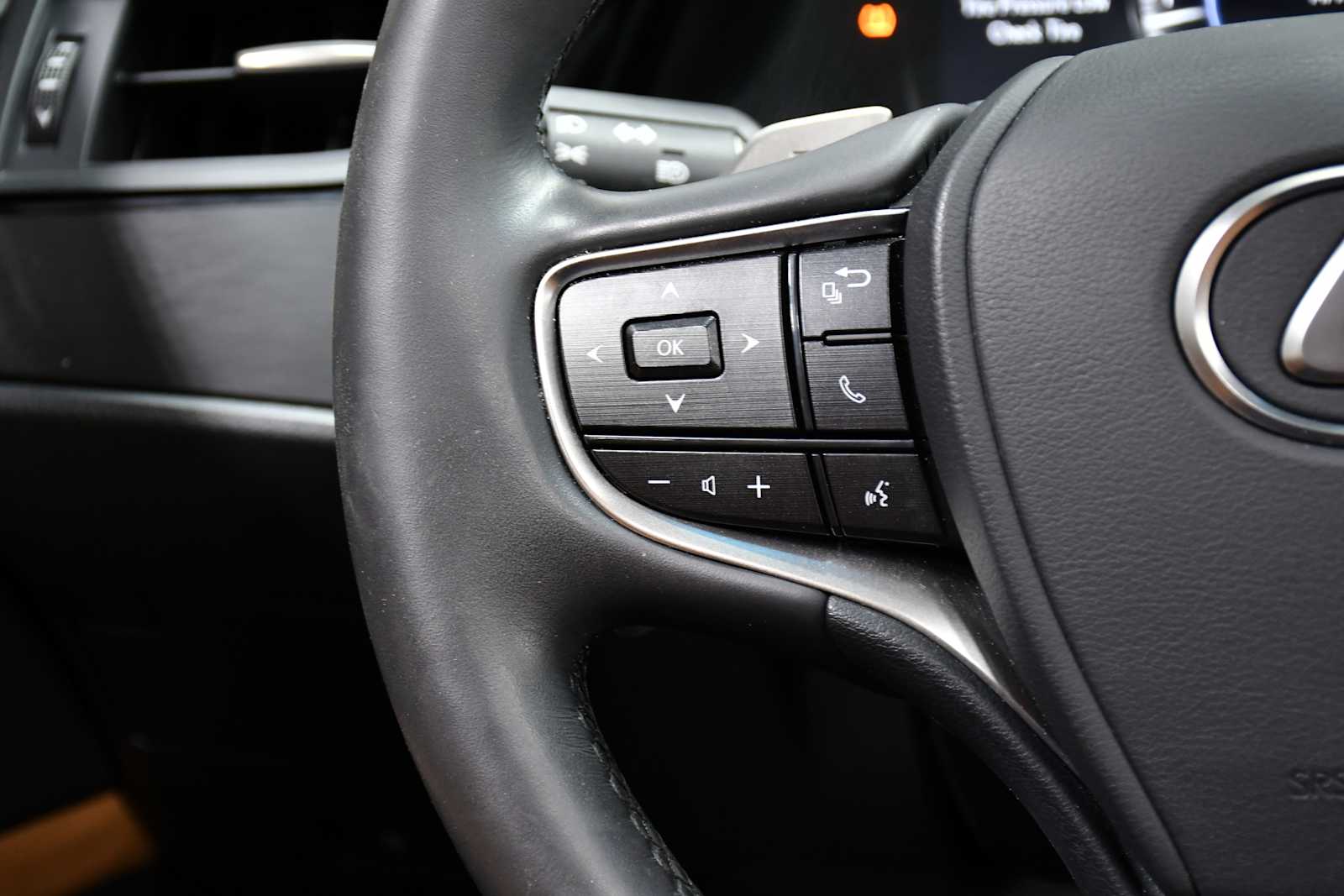 2024 Lexus ES 350 Premium photo 17
