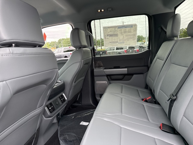 2025 Ford F-150 Lightning photo 21