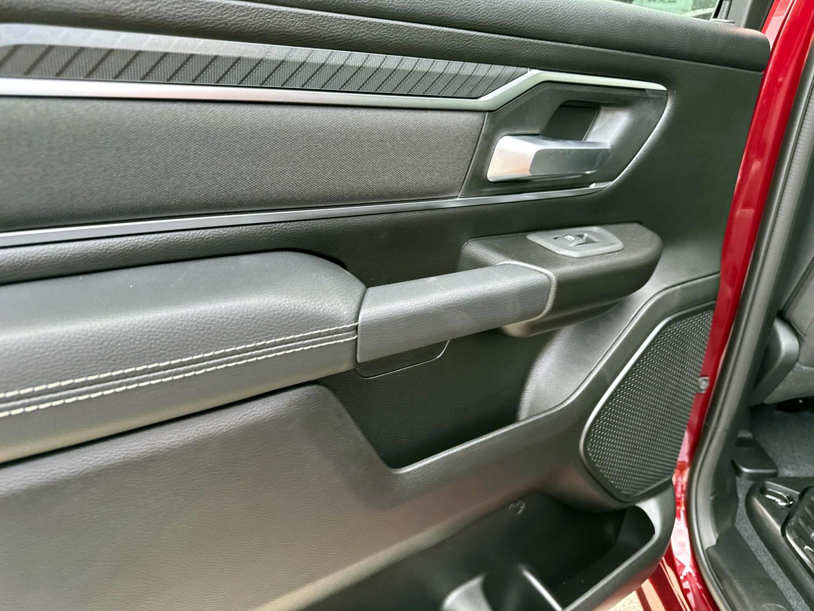 2025 Ram 1500 Big Horn photo 9