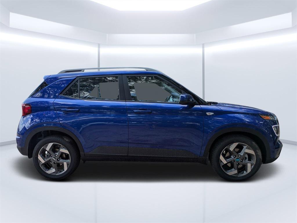 2025 Hyundai Venue Limited photo 2
