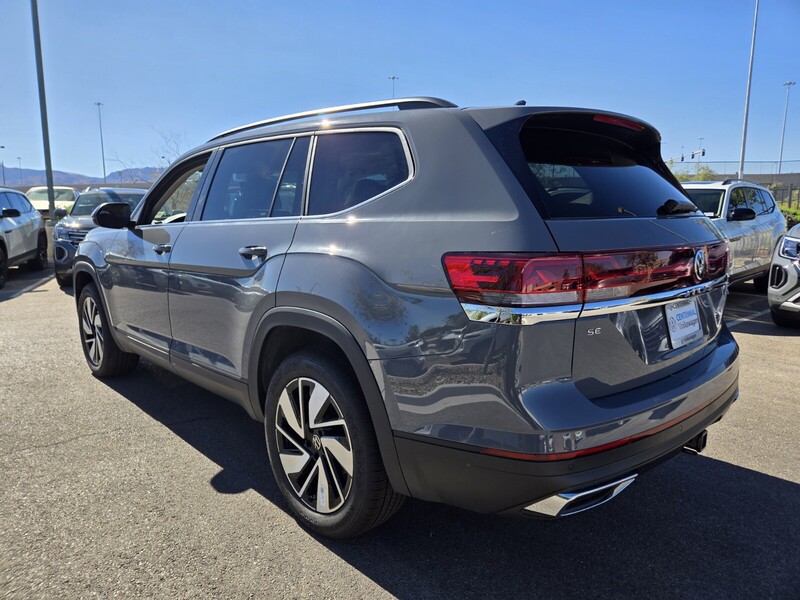 2026 Volkswagen Atlas SE Technology photo 3
