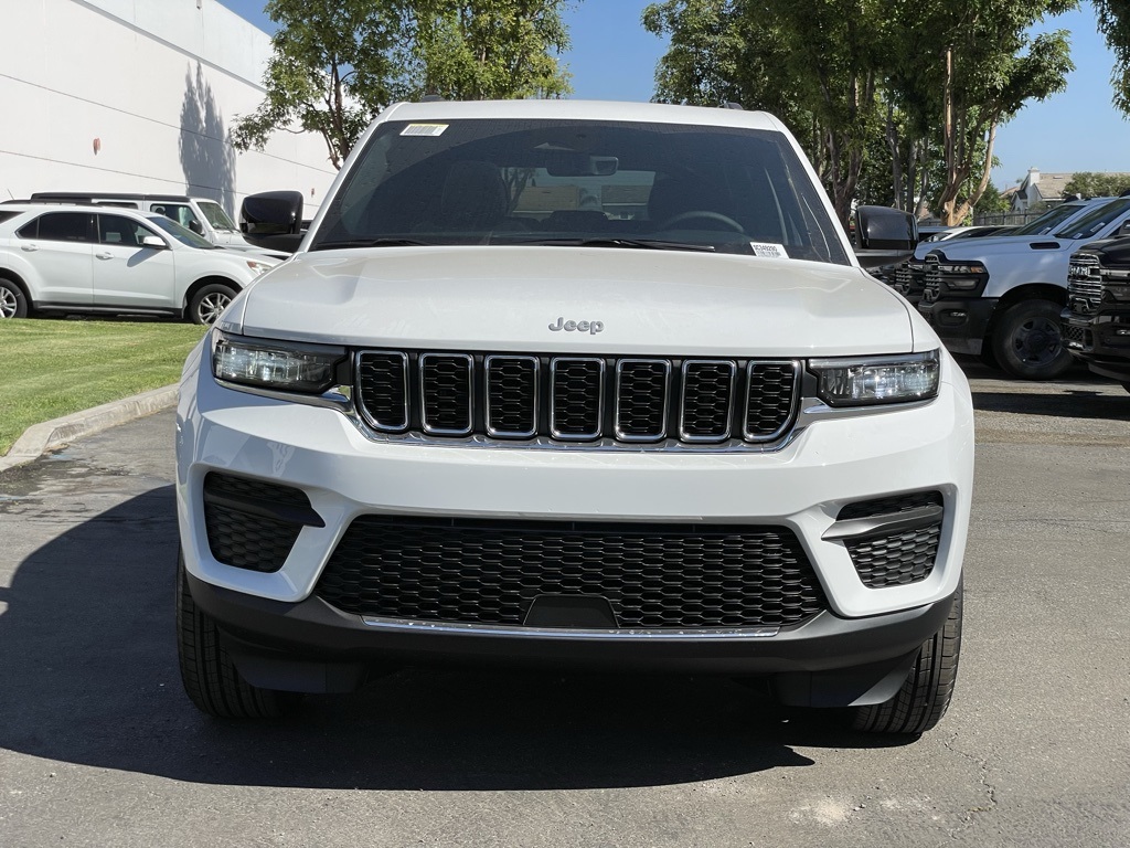 2025 Jeep Grand Cherokee Laredo X photo 9
