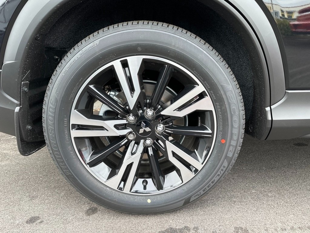 2025 Mitsubishi Eclipse Cross SE photo 6