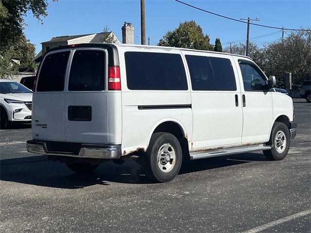 2011 Chevrolet Express 3500 LT photo 4