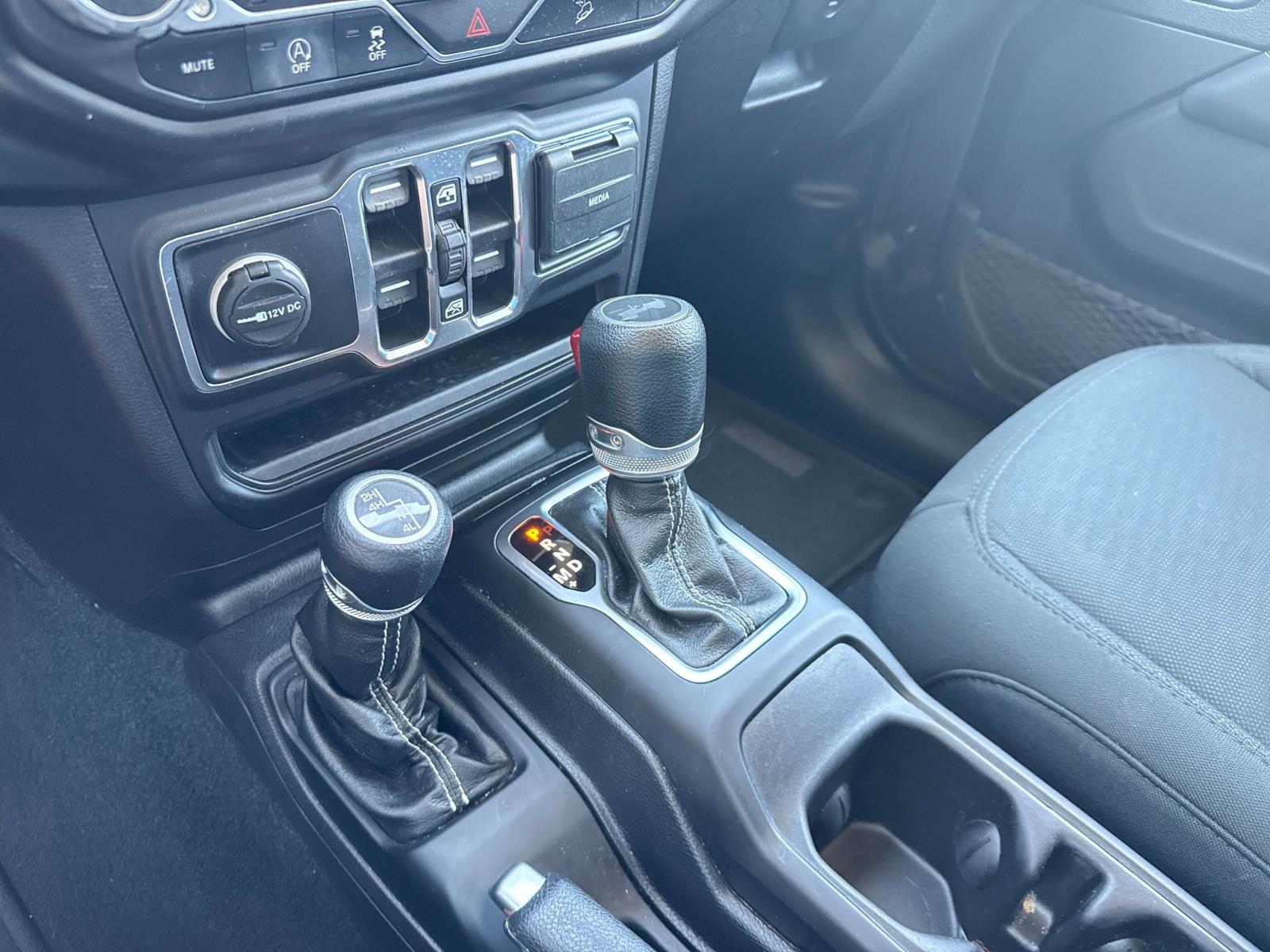 2020 Jeep Wrangler Unlimited Sahara photo 25