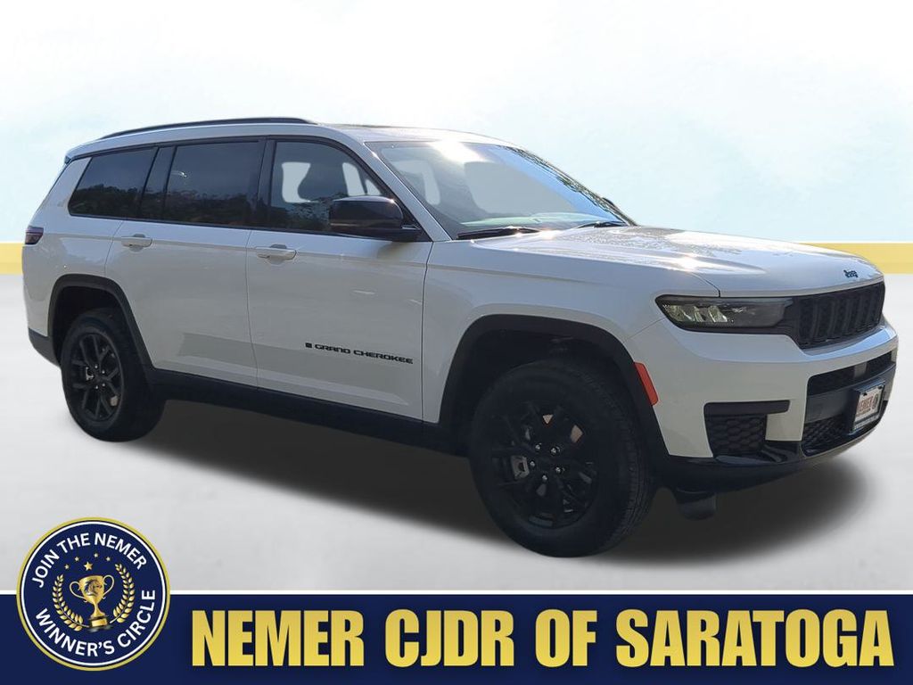 2025 Jeep Grand Cherokee L Altitude's photo