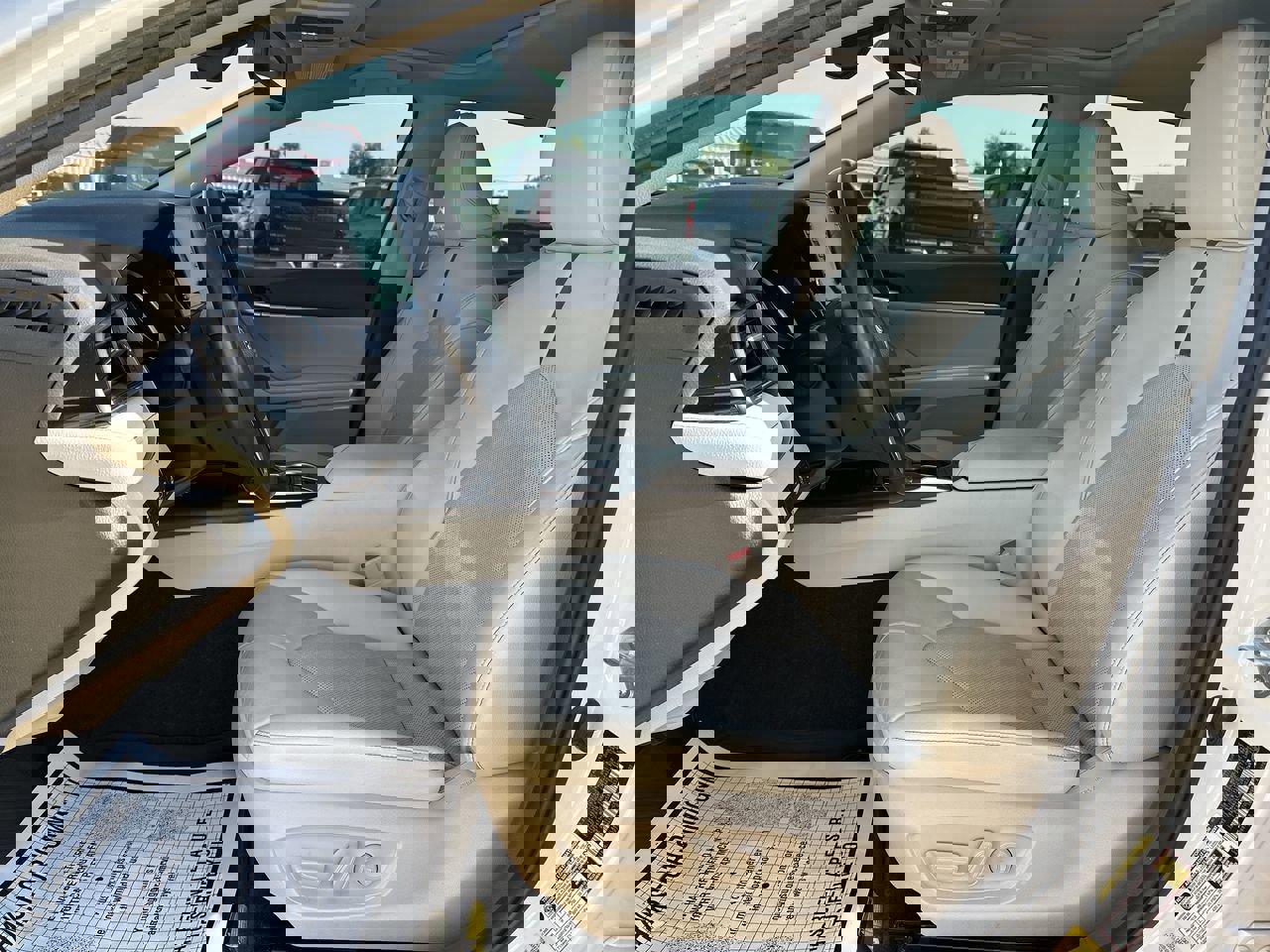 2022 Toyota Camry Hybrid XLE photo 19