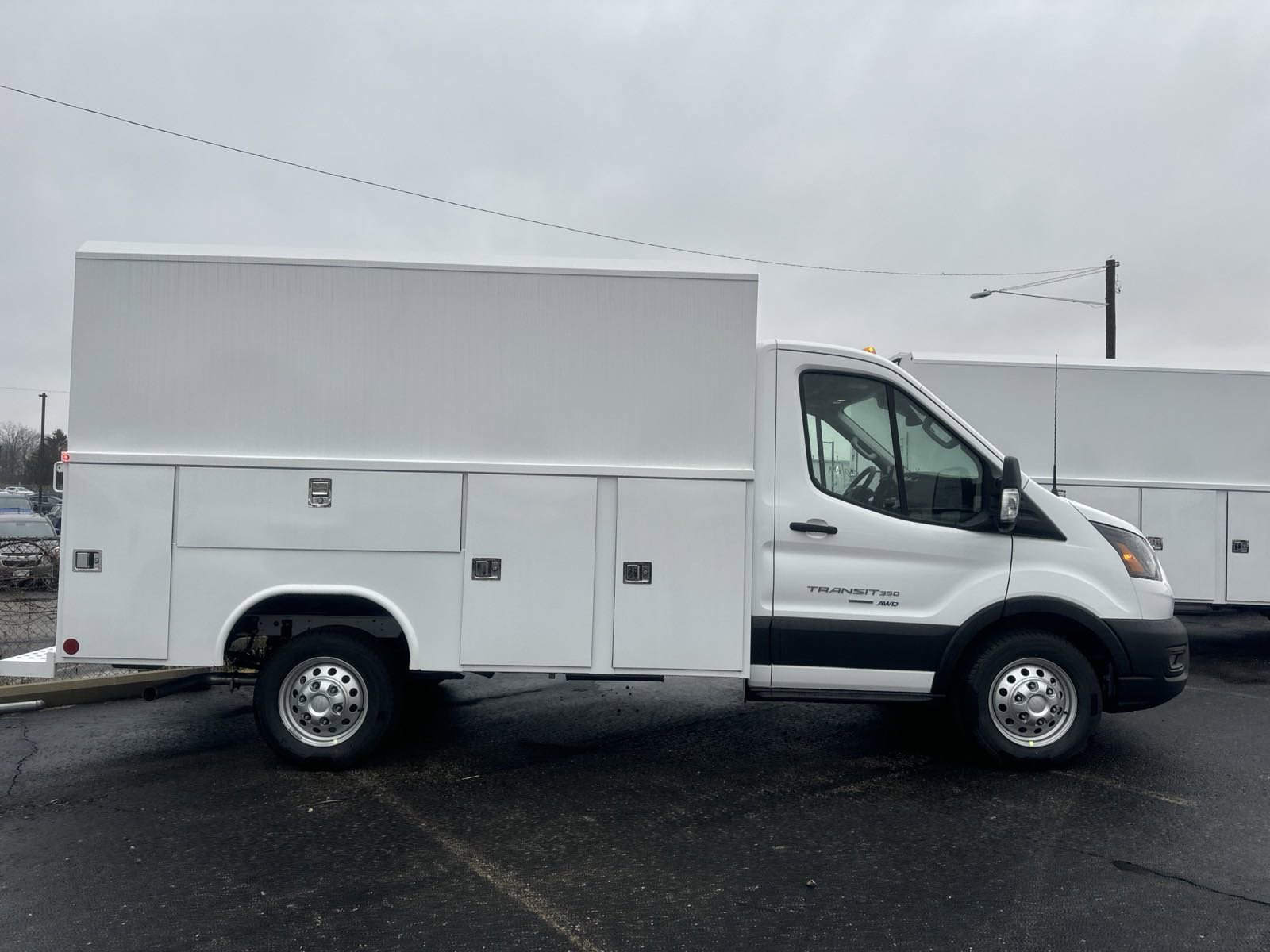 2024 Ford Transit Cutaway photo 3
