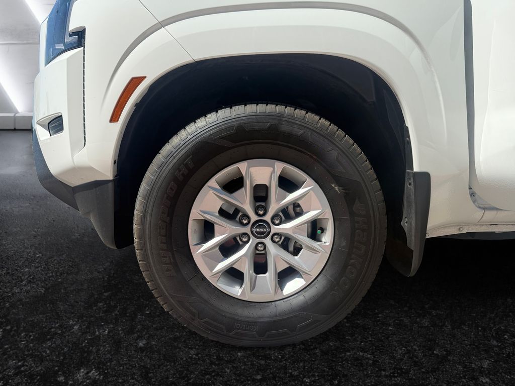 2024 Nissan Frontier SV photo 23