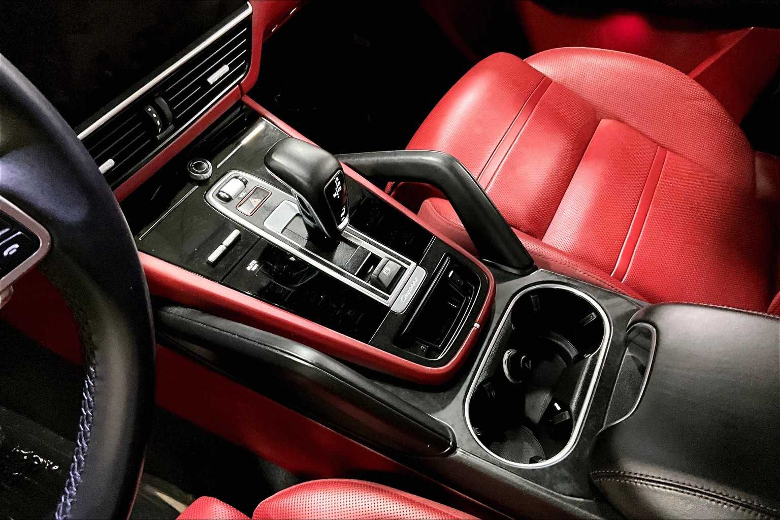 2021 Porsche Cayenne S photo 14