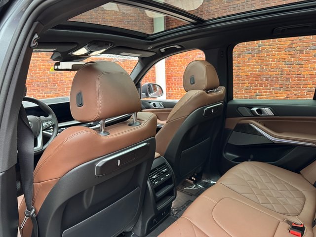 Certified Used 2024 Gray BMW xDrive40i image 24